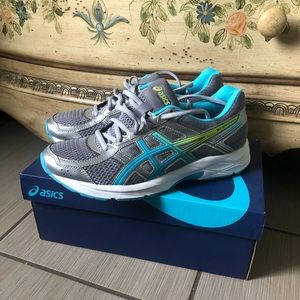 New In Box ASICS Size 9 Women’s Running Shoes